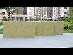 mit einer Breite von mehr als 30 mm